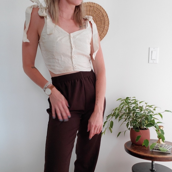 Linen cream-colored button-down crop top - Picture 5 of 8